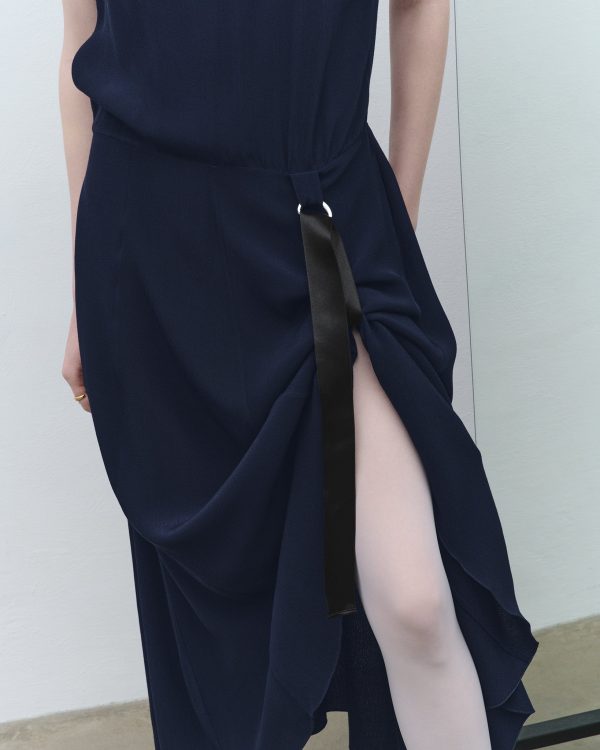 FLUID DRESS WITH TIE DETAIL Im Angebot – Bild 3